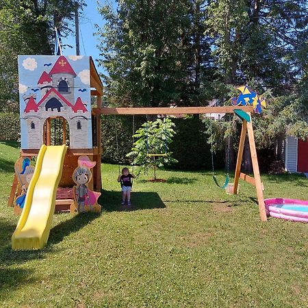 Gite Au P'Tit Bonheur B&B Coaticook Ngoại thất bức ảnh