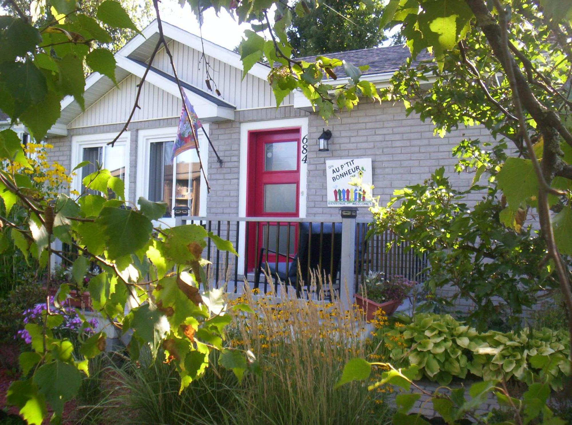 Gite Au P'Tit Bonheur B&B Coaticook Ngoại thất bức ảnh